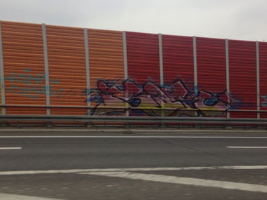 Graffiti Bombing - Photo by SixOhFive - Isak