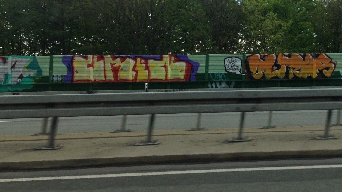 Graffiti Bombing - Photo by SixOhFive - Urin