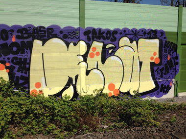 Graffiti Bombing - Photo by SixOhFive - Penat
