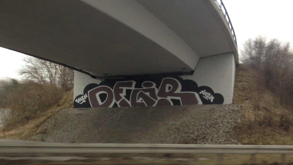 Graffiti Bombing - Photo by SixOhFive - Deor