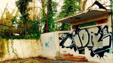 Graffiti Bombing - Photo by SixOhFive - IOR