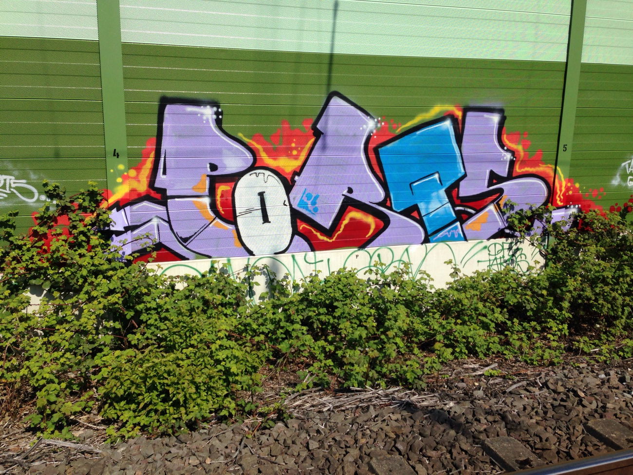 Graffiti Bombing - Photo by SixOhFive - Ports