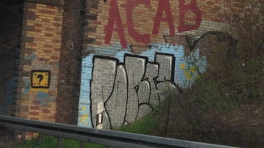 Graffiti Bombing - Photo by SixOhFive - Ports