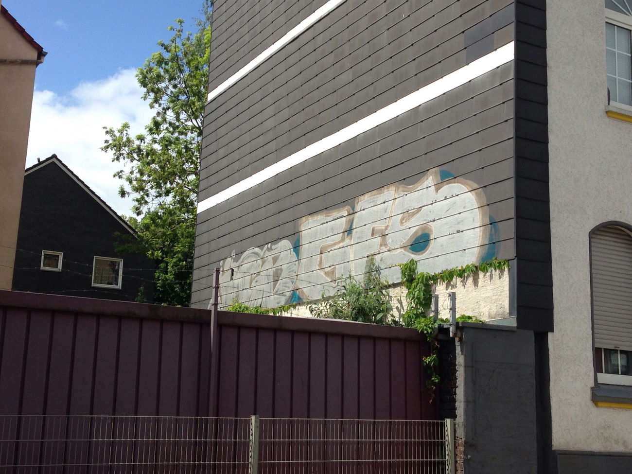 Graffiti Bombing - Photo by SixOhFive - GFS