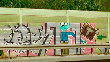 Graffiti Bombing - Photo by SixOhFive - Riet, Ried
