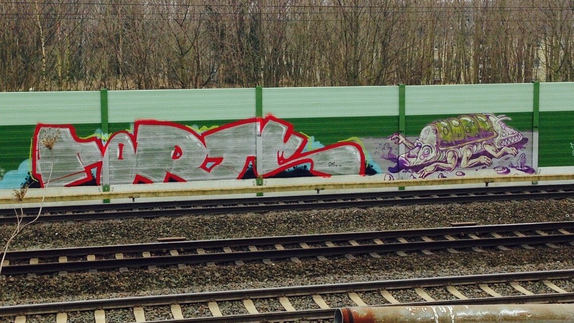 Graffiti Bombing - Photo by SixOhFive - Ports