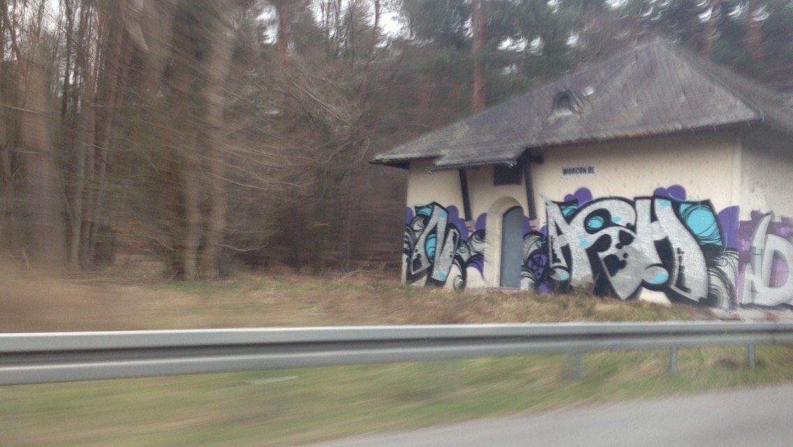 Graffiti Bombing - Photo by SixOhFive - Nash