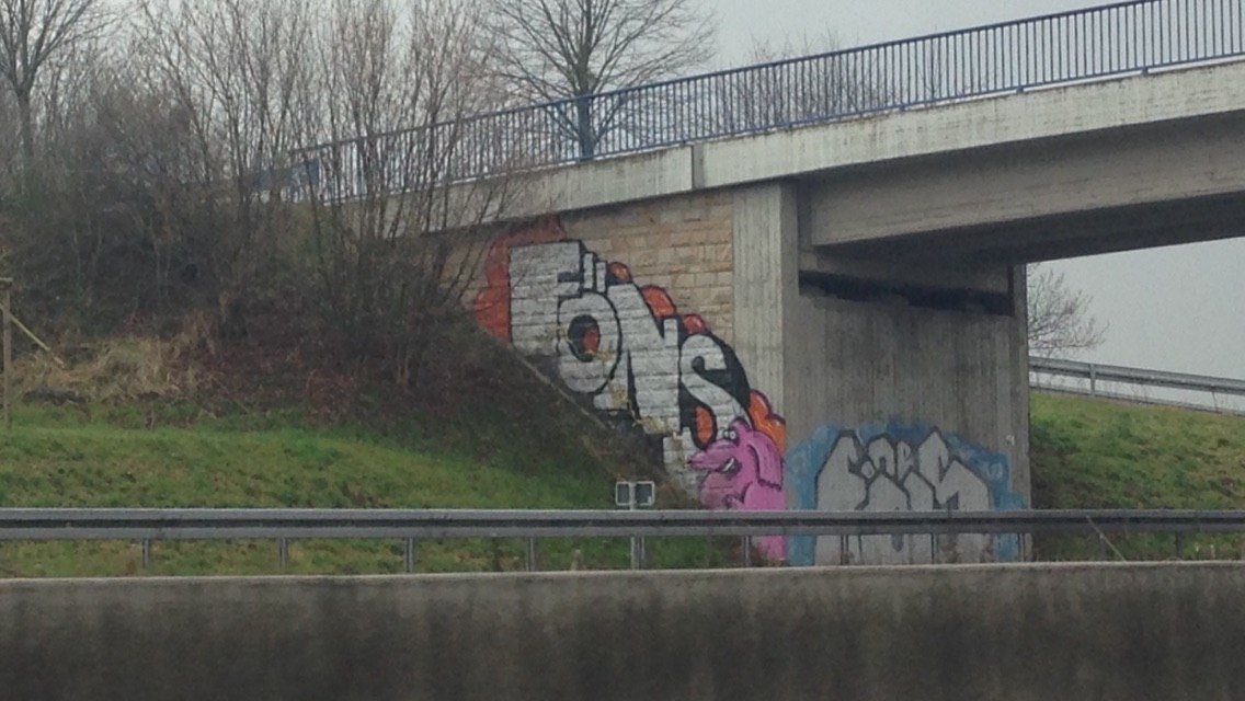 Graffiti Bombing - Photo by SixOhFive - Föns, Fönz, Fos
