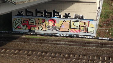 Graffiti Bombing - Photo by SixOhFive - Egal