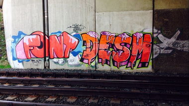 Graffiti Bombing - Photo by SixOhFive - Font, Desm