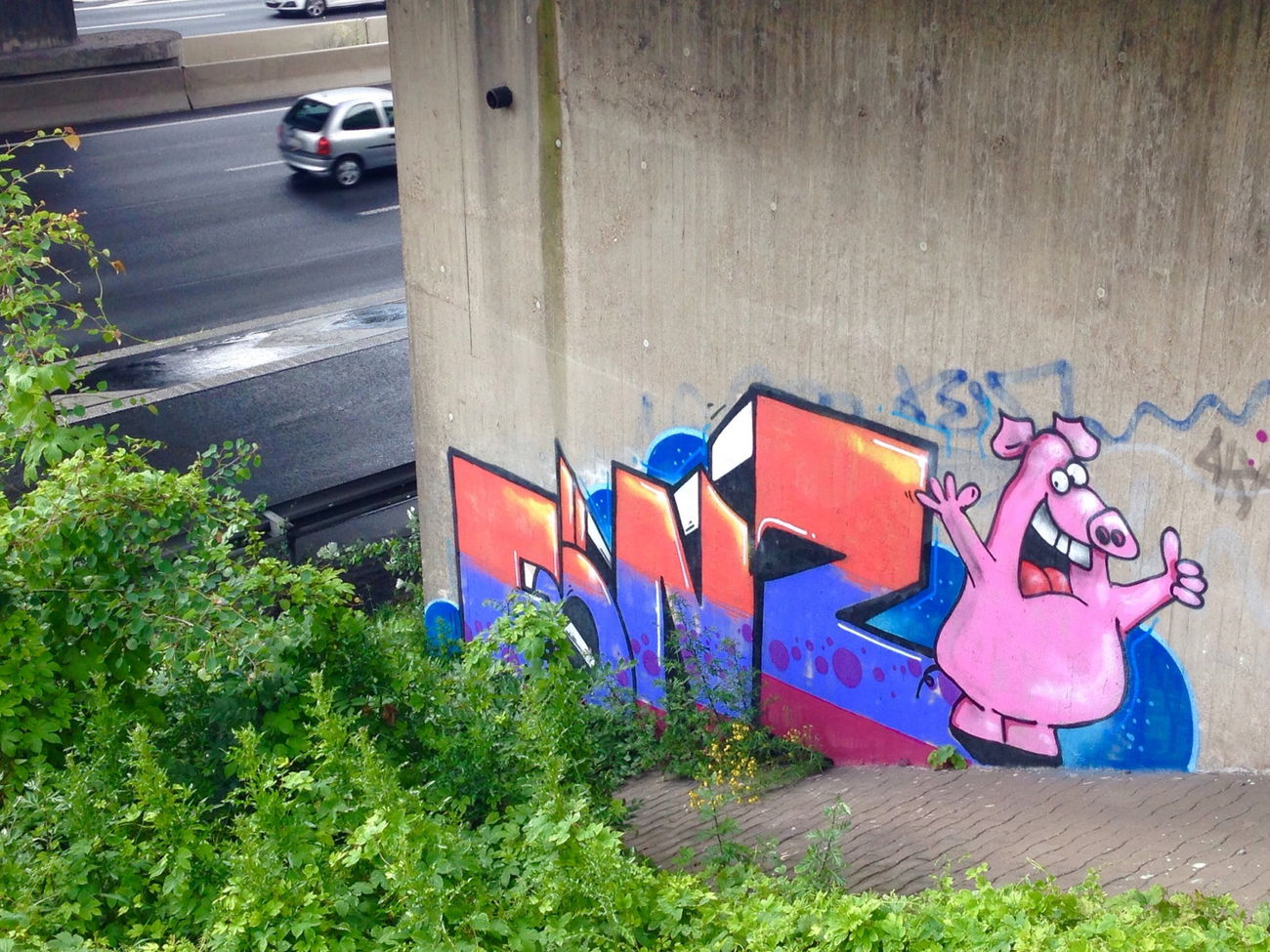 Graffiti Bombing - Photo by SixOhFive - Fönz, Föns