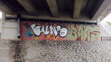 Graffiti Bombing - Photo by SixOhFive - Cuns, Bars