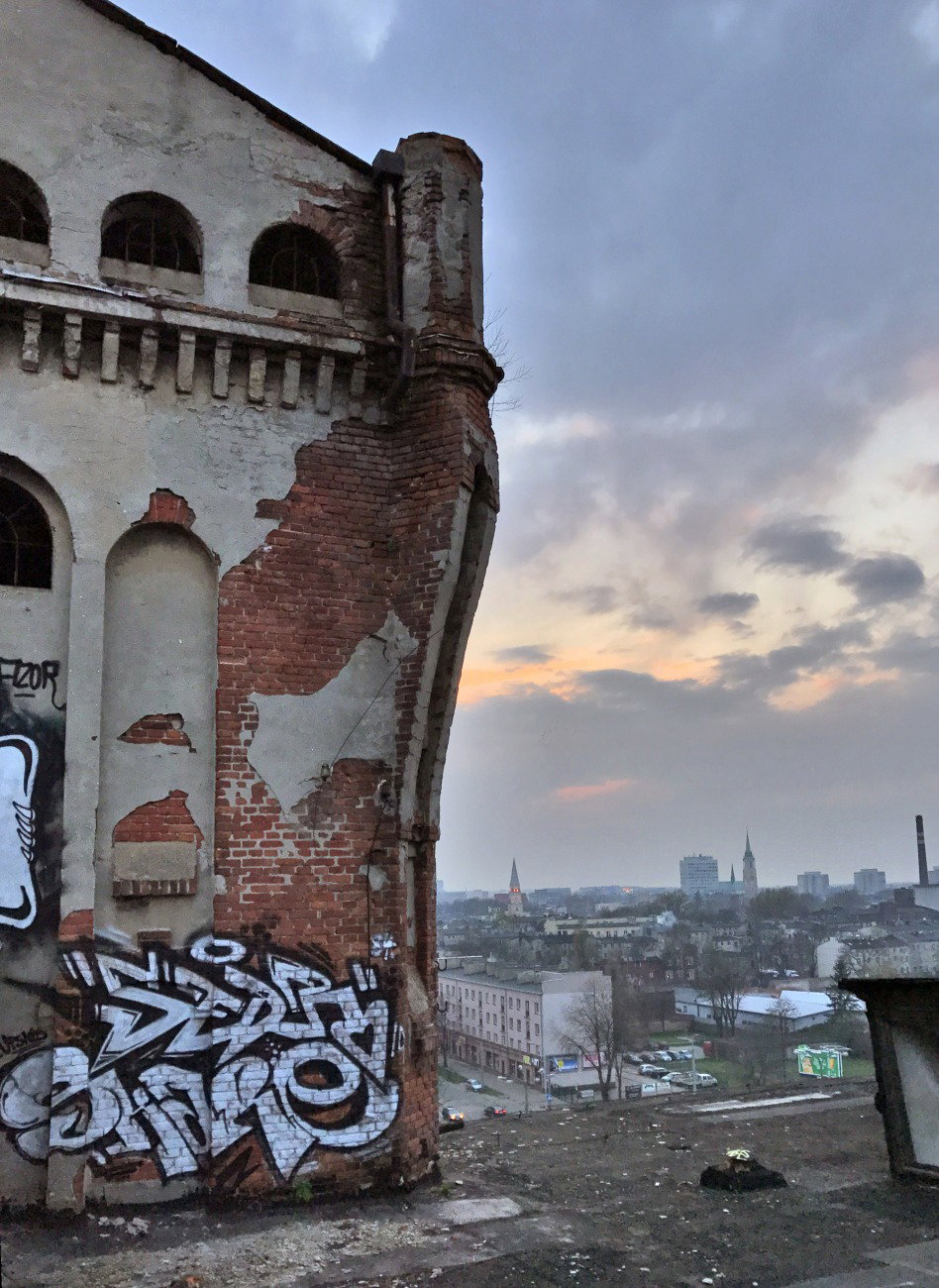 Graffiti Wall - Photo by Skare - neurowild, skare, skareone