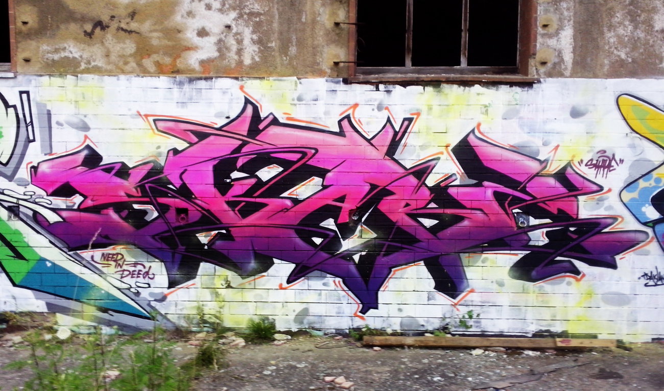 Graffiti Wall - Photo by Skare - skare