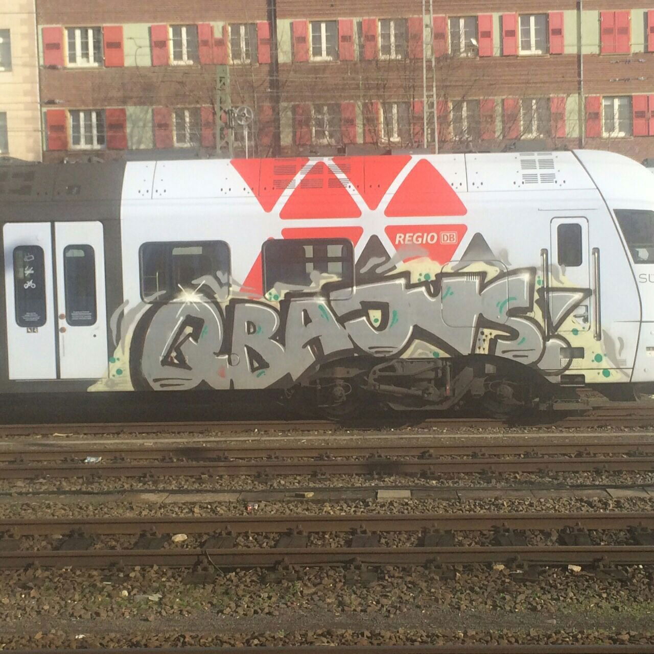 Graffiti Train - Photo by Skirmos - Mainz, Chrome (2016)