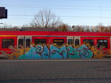 Graffiti Train - Photo by Skirmos - pamos, frankfurt (2016)