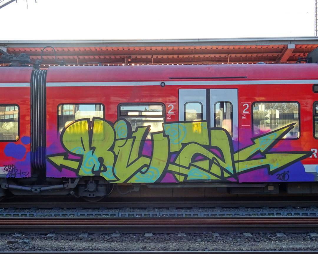 Graffiti Train - Photo by Skirmos - Frankfurt (2016)