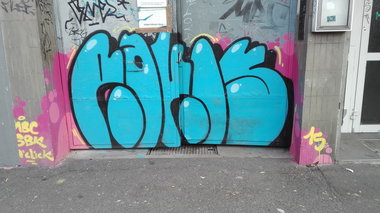 Graffiti Wall - Photo by Skirmos - Rakis, Throwup (2015)