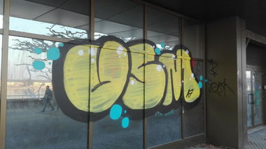 Graffiti Bombing - Photo by Skirmos - usm, mainz, rheinufer (2017)