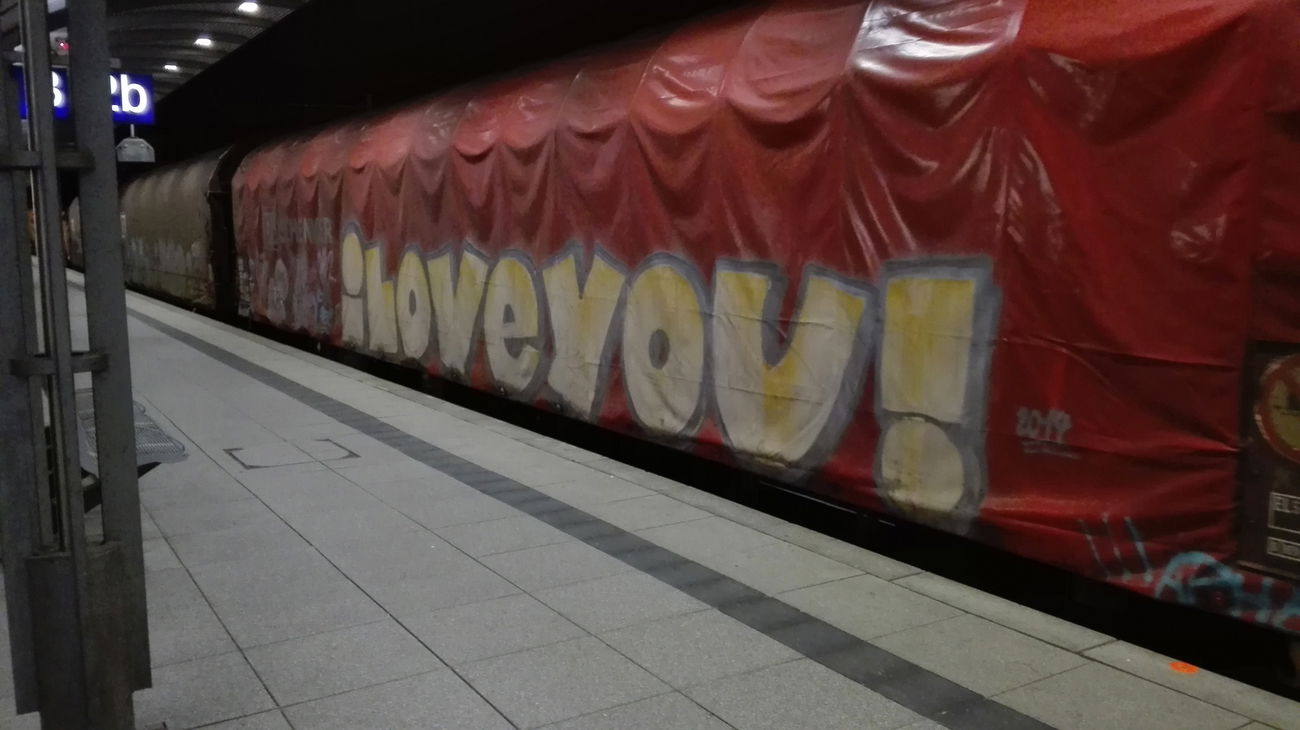Graffiti Train - Photo by Skirmos - Mainz, 2016, Love (2016)