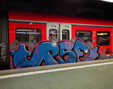 Graffiti Train - Photo by Skirmos - pse, frankfurt (2016)