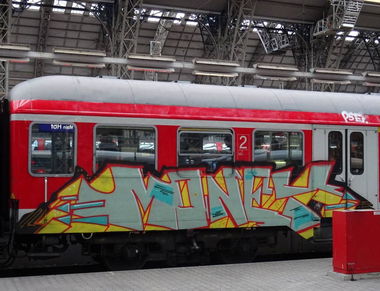 Graffiti Train - Photo by Skirmos - Frankfurt, Money (2016)