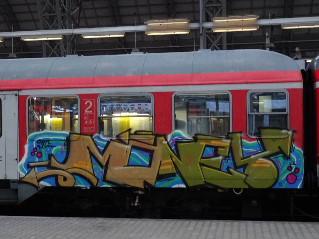Graffiti Train - Photo by Skirmos - Money, Frankfurt (2016)