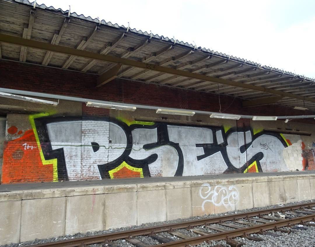 Graffiti Bombing - Photo by Skirmos - pse, frankfurt