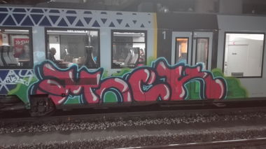 Graffiti Train - Photo by Skirmos - vlexx, mock (2016)