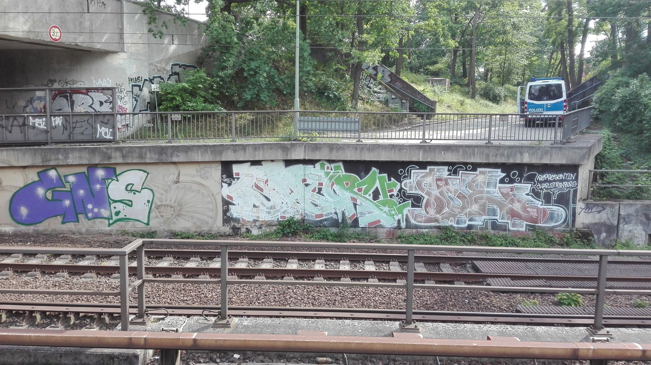 Graffiti Wall in Charlottenburg - Photo by Skirmos - Berlin, Messe, Süd