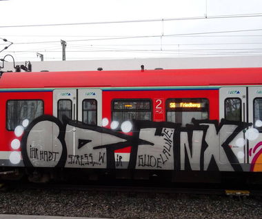 Graffiti Train - Photo by Skirmos - Frankfurt (2016)