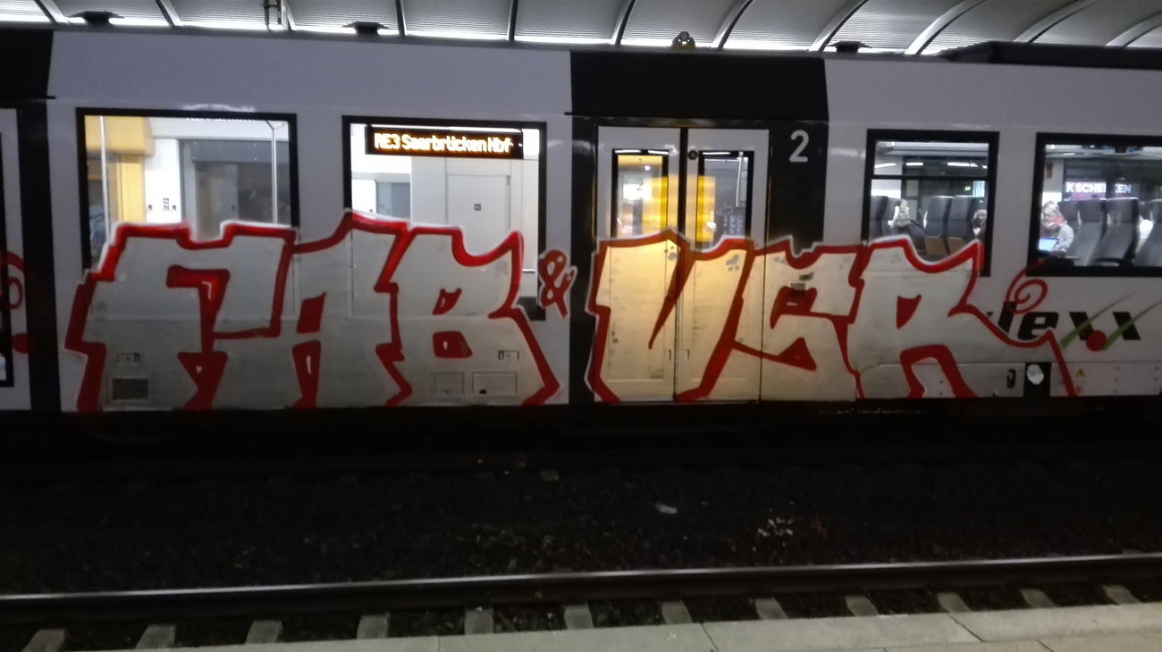 Graffiti Train - Photo by Skirmos (2016)