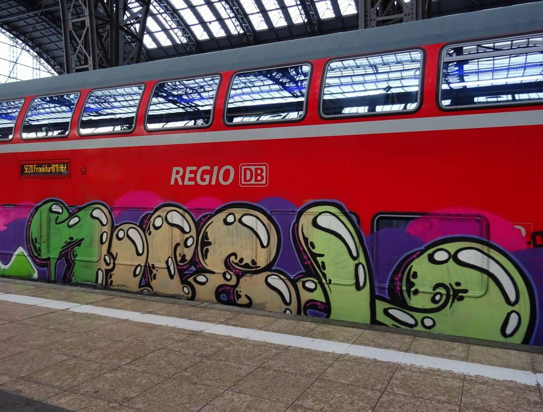 Graffiti Train - Photo by Skirmos - frankfurt (2016)