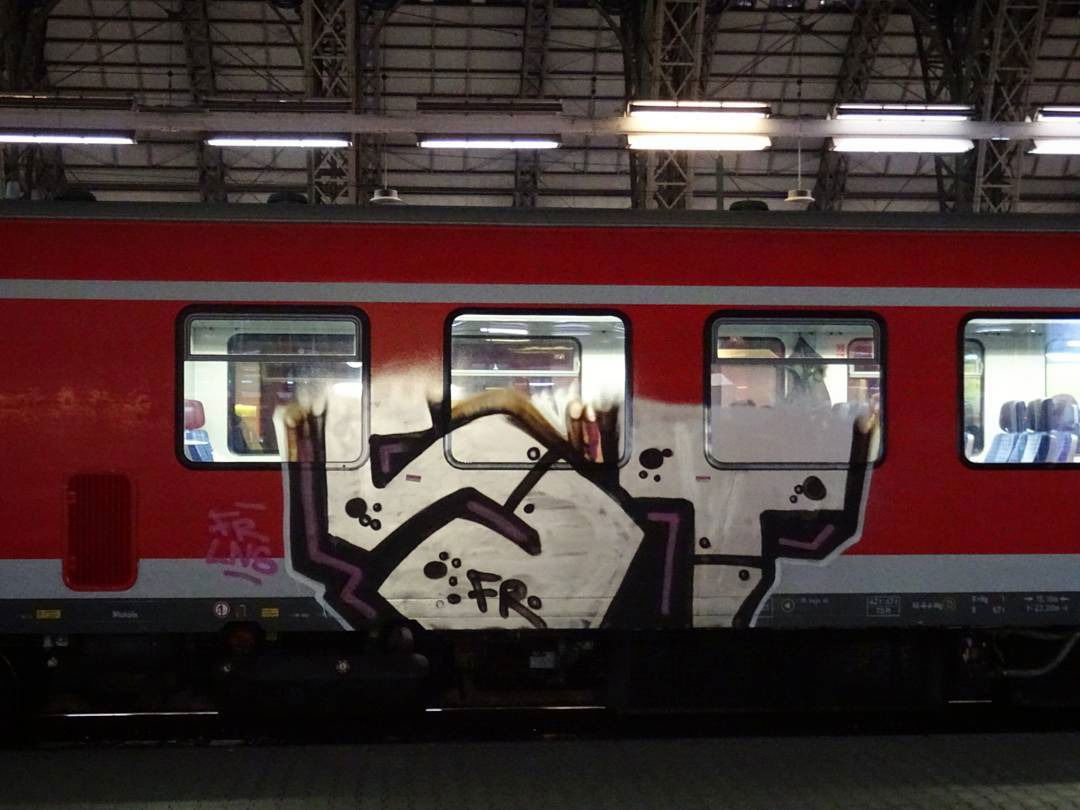 Graffiti Train - Photo by Skirmos - st, mainz, frankfurt