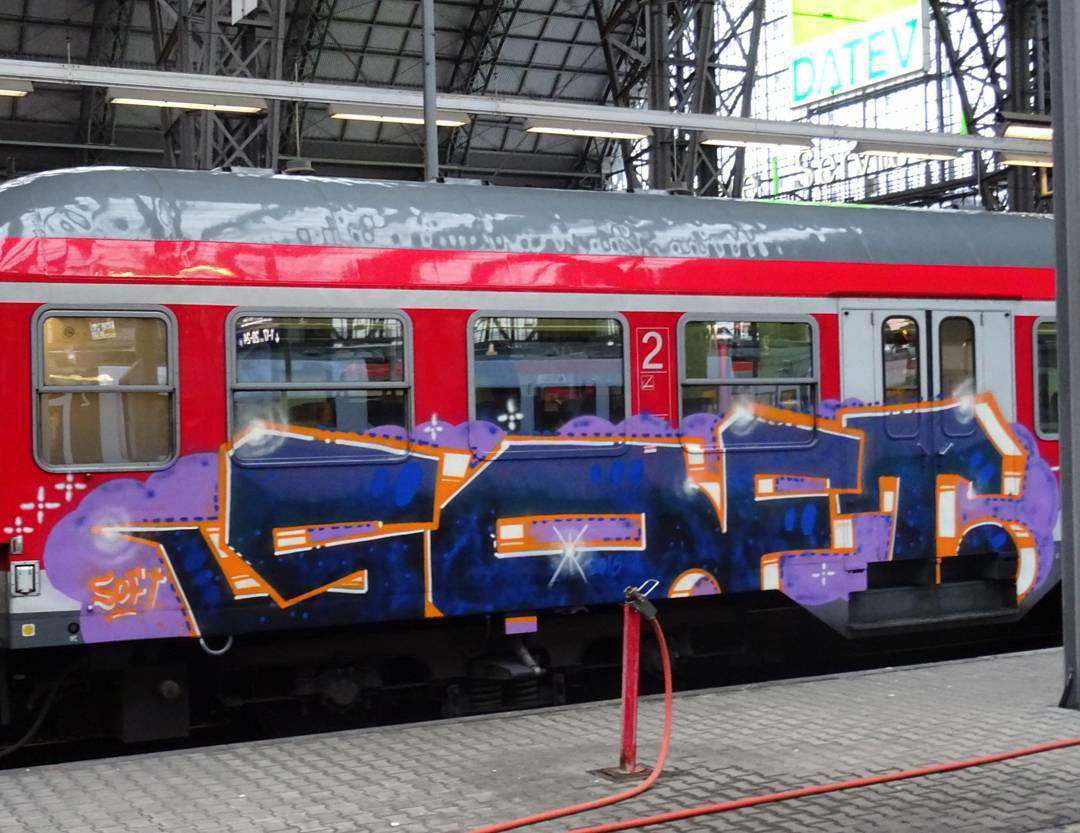 Graffiti Train - Photo by Skirmos - soft, frankfurt (2016)
