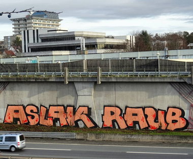 Graffiti Wall - Photo by Skirmos - Aslak, Raub (2016)