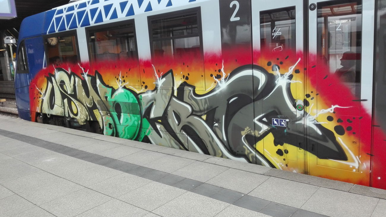 Graffiti Train - Photo by Skirmos - Mainz, Hbf, Usm (2016)
