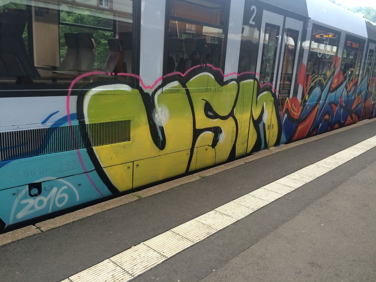 Graffiti Train - Photo by Skirmos - Mainz, Hauptbahnhof (2016)