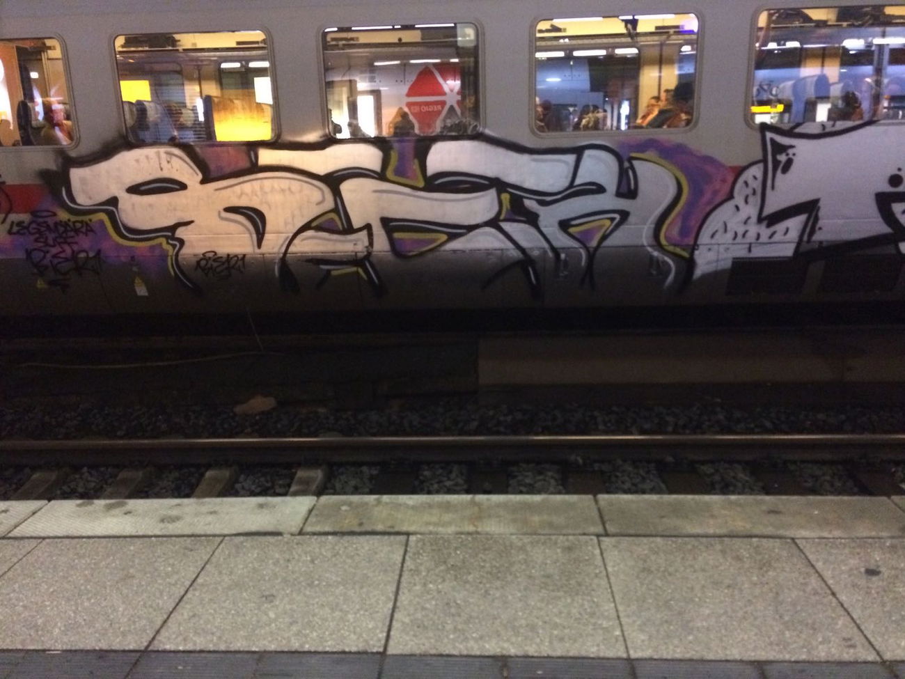 Graffiti Train - Photo by Skirmos (2016)