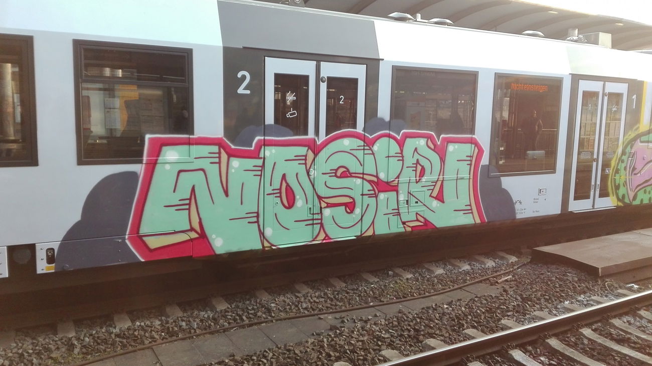 Graffiti Train - Photo by Skirmos - vlexx, mainz (2017)