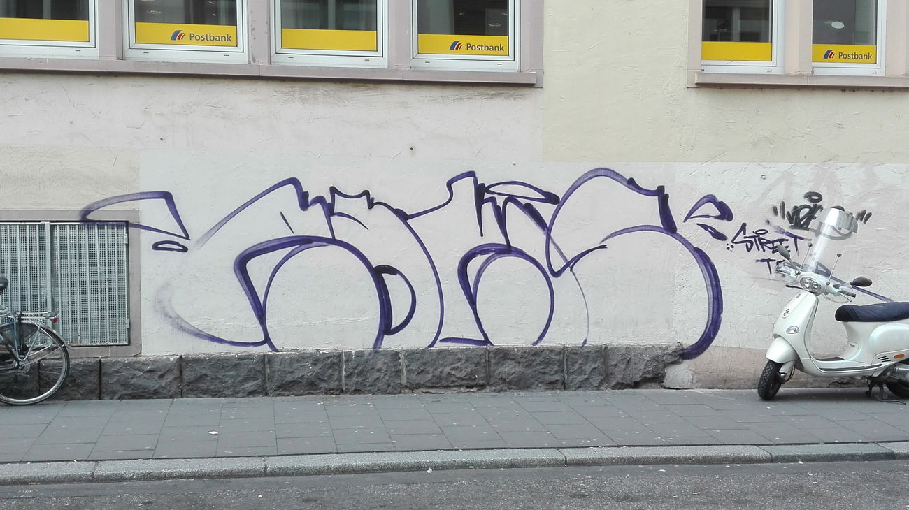 Graffiti Wall - Photo by Skirmos - Rakis, Mainz, Throwup (2016)