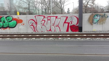 Graffiti Bombing - Photo by Skirmos - Mainz, Chrome (2016)