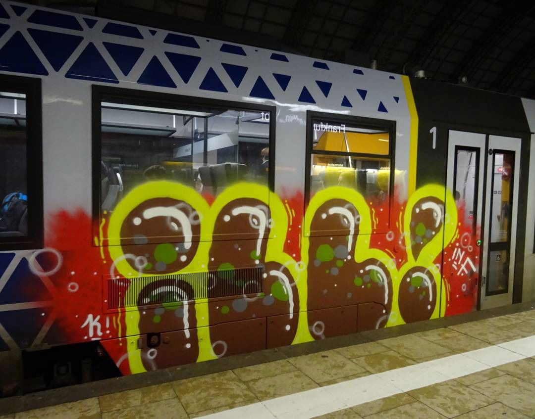 Graffiti Train - Photo by Skirmos - ill, vlexx, frankfurt (2016)
