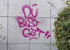 Graffiti Artwork - Photo by Skirmos - Tag, Du, bist (2016)