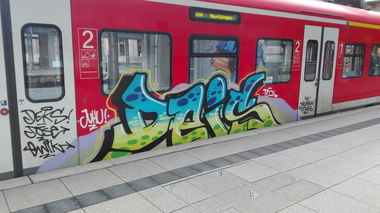 Graffiti Train - Photo by Skirmos - Aktuell, Mainz, Deis (2017)