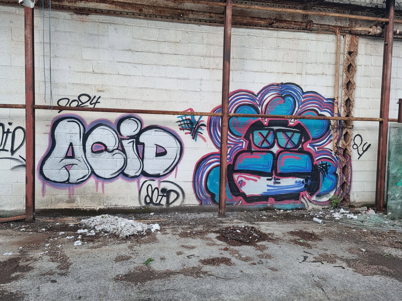 Graffiti Wall - Photo by Skirmos