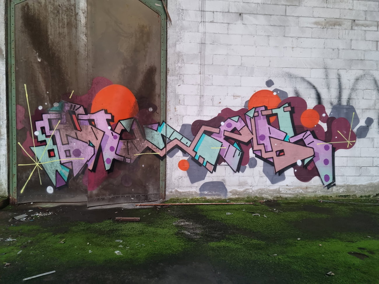 Graffiti Wall - Photo by Skirmos