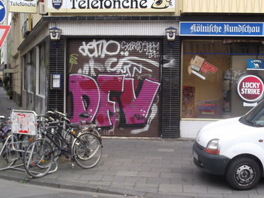 Graffiti Bombing - Photo by SkitOne69 - DFV, Köln