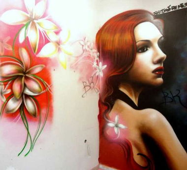 Graffiti Wall in Kalamata - Photo by Skitsofrenis - lady, girl, flowers (2012)