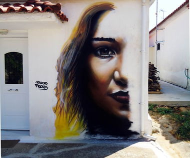 Graffiti Wall - Photo by Skitsofrenis - girl, half (2013)